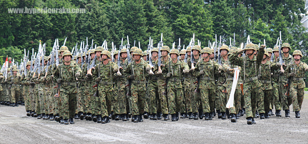 第3陸曹教育隊が行進