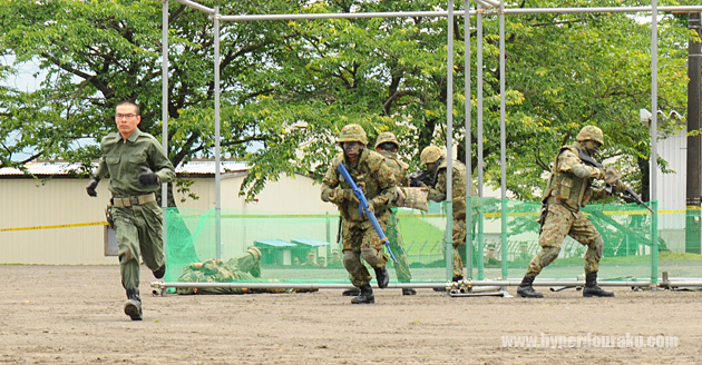 走って逃げ出す敵