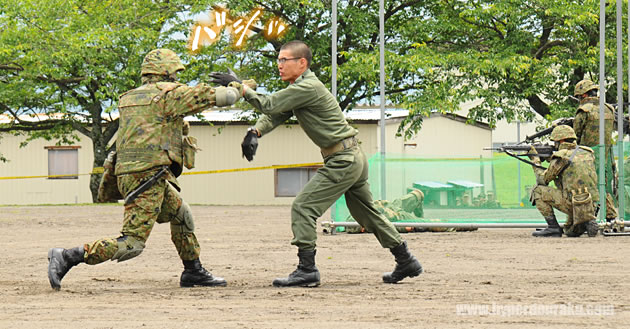 自衛官の徒手格闘シーン