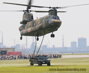 ワイヤーを切り離し高機動車を設置