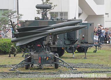 ホーク部隊が戦闘姿勢へ移行