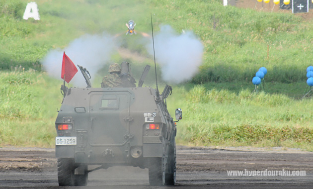 発射後ミサイルが自動で目標を追尾