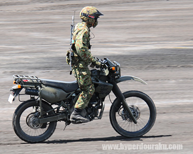 偵察バイク(カワサキKLX250)