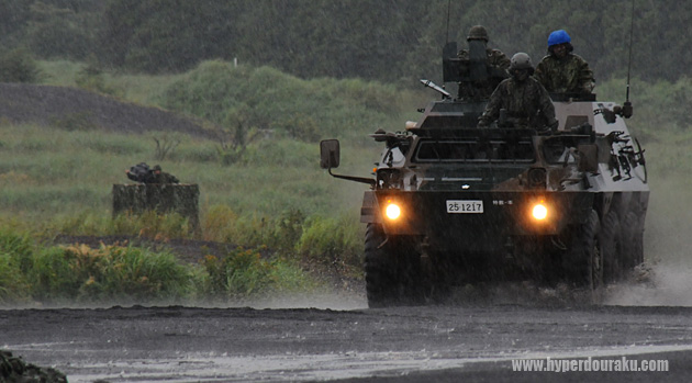 特科部隊を率いる82式指揮通信車