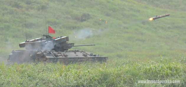 89式装甲戦闘車　79式対舟艇対戦車誘導弾発射装置