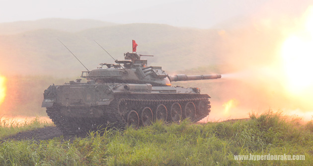 74式戦車の射撃