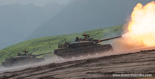 綺麗に隊列を組みながら射撃