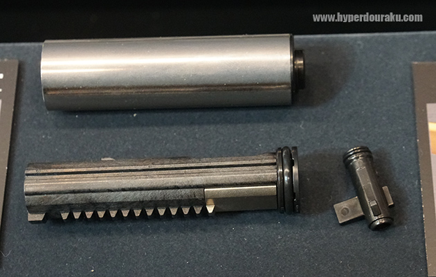 ピストンとシリンダー