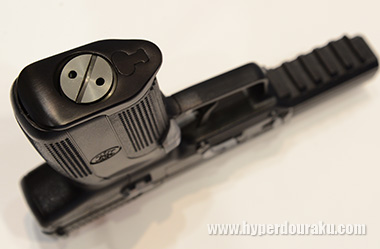 マガジンボトム