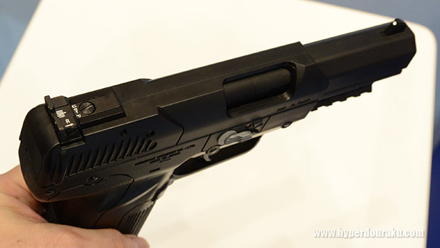 リアサイトは可動式