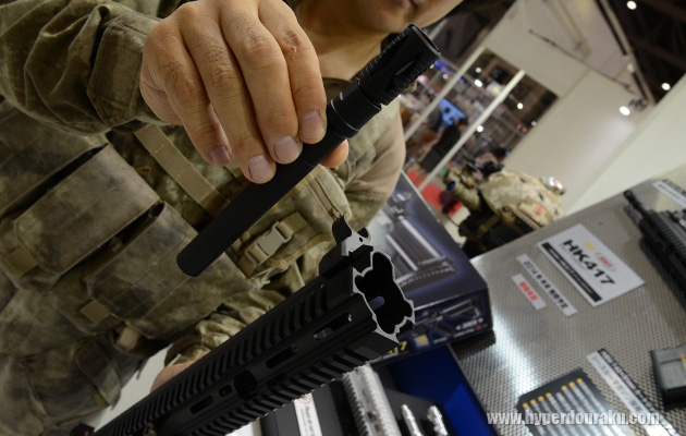 アウターバレルを取り外す