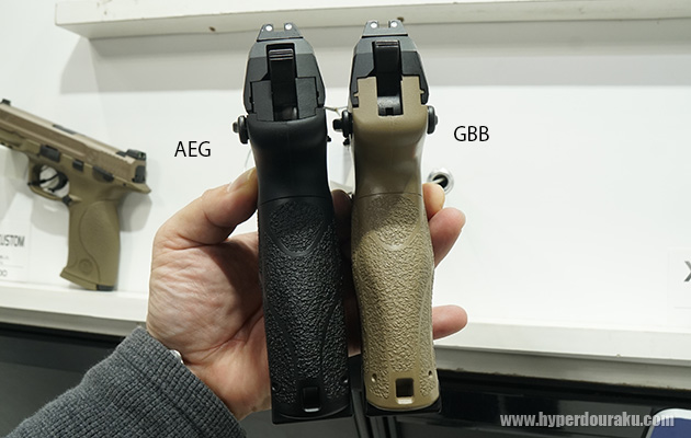 実際に握り比べてみる