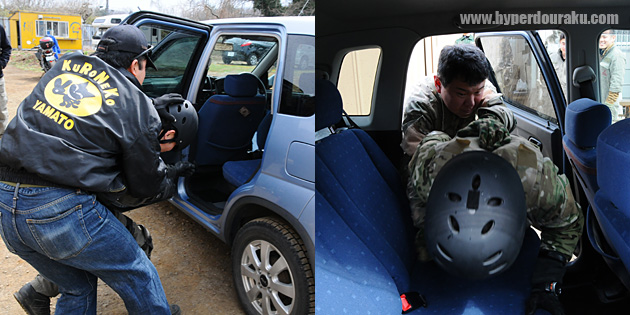 後部座席へ即座に押し込むトレーニング