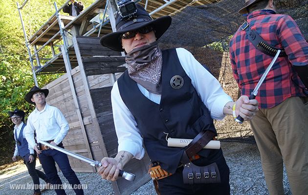 腰にダイナマイト