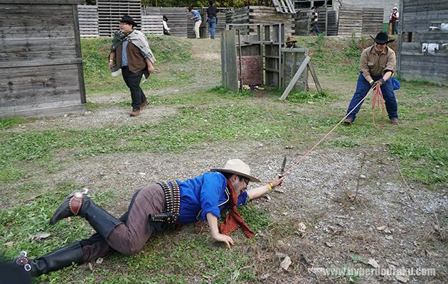 さっそく捕まってる
