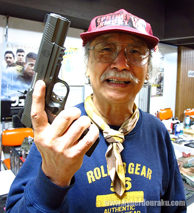 タニオ・コバの小林社長