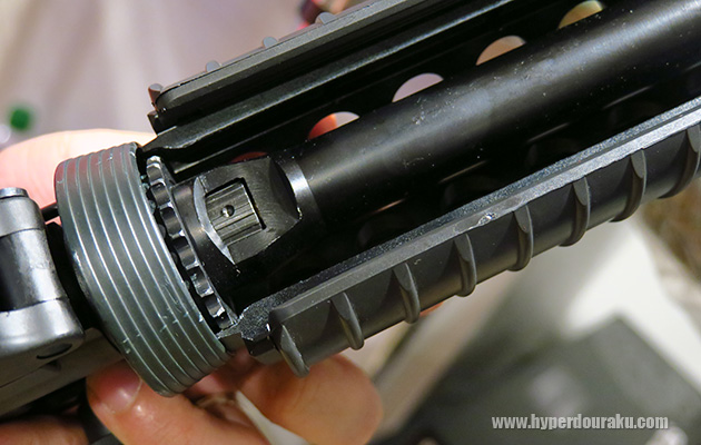 ホップはアウターバレルの基部