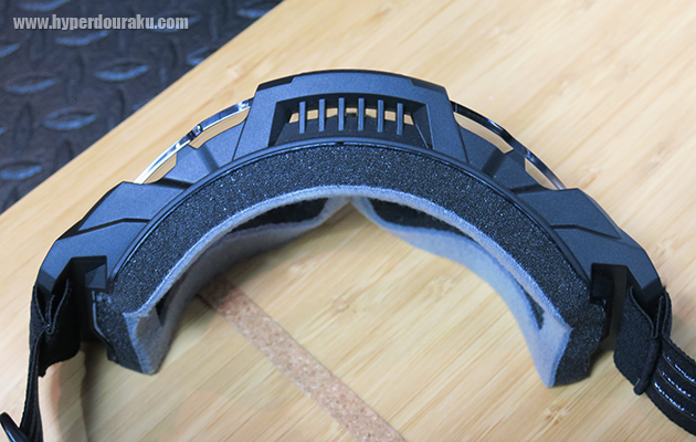 レンズ厚は中央部で最大３mm