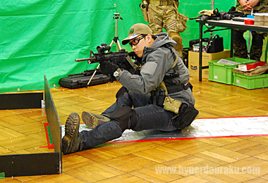 合図と共に起き上がって