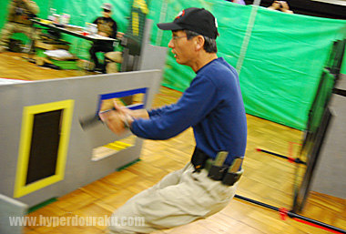 車の障害物から飛び出す