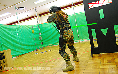 左へ移動し、左サイドのターゲット