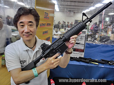 TOPジャパン　排莢式電動ガンのM4カービン