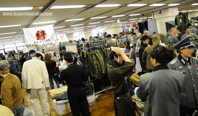 会場内はものすごい賑わい