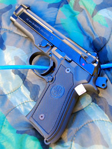 M9ピストル　左側面