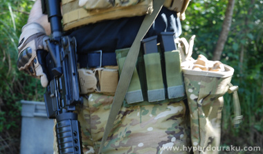 マガジンポーチには9mm実弾