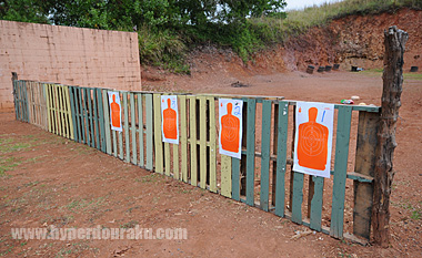 ペーパーターゲットまでの距離は13.190m