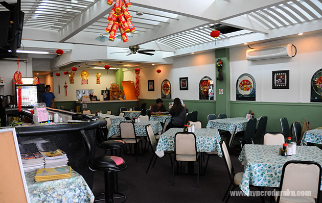 ハファダイ・カフェ　店内