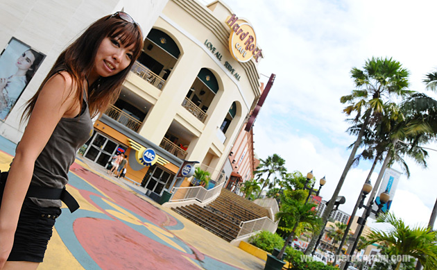 ホテルロードでお買い物