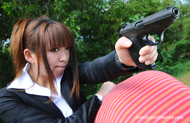 真木よう子ばりのアクションシーン