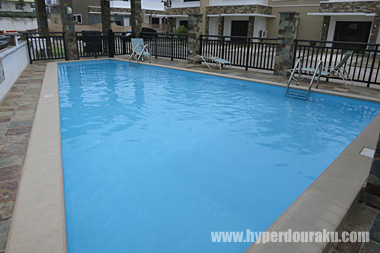 施設内にはプール