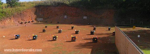 ワイドスパンの広いシューティングレンジ