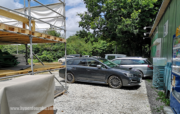 フィールドの駐車場で放置