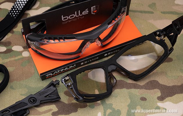 さらに1年半でヒンジが折れる