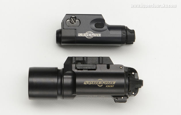 SUREFIREのX300と比較