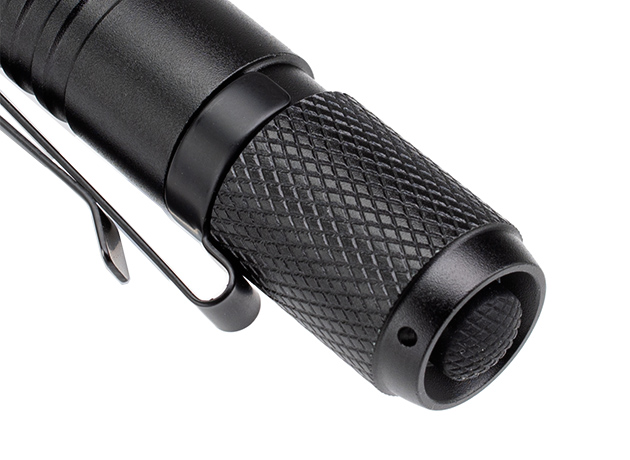 電源ボタンはテールスイッチ式