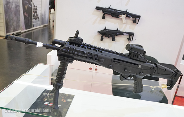 レシーバーにはKALASHNIKOV ISRの刻印