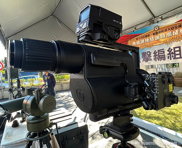 LEUPOLDのスポッティングスコープ