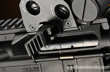 右側面にはQDレバー