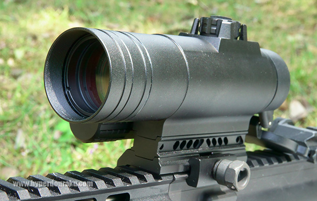 標準装備の対物レンズ保護用レンズガード