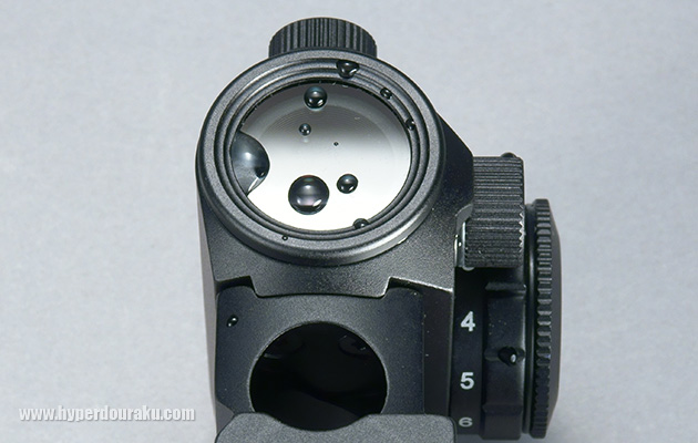 接眼レンズへのロータスコーティング