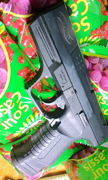 お菓子好きなドイツ警察。