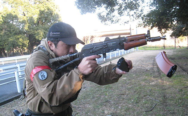 カラシニコフ　スピード　リロード