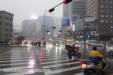 本日は土砂降り