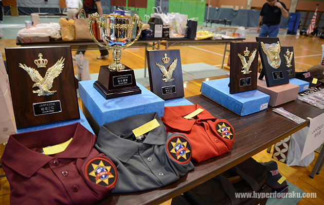優勝カップや盾が豪華