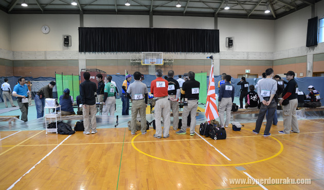 会場は普通の体育館