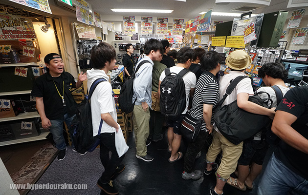 どどっとお客さんが突入!!